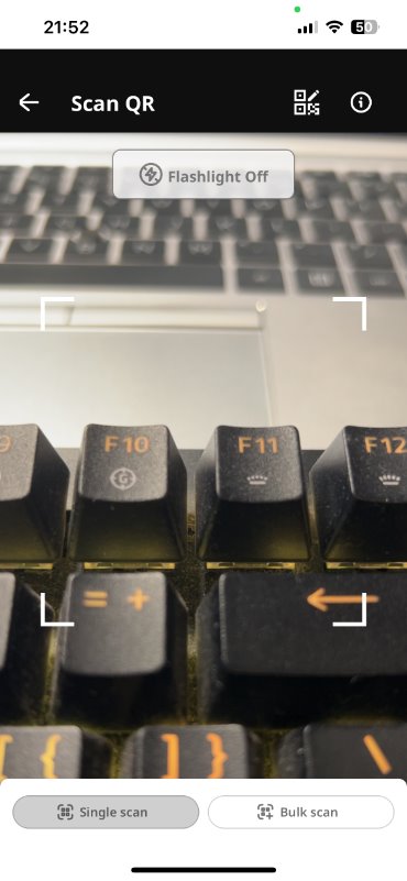 A close up of a keyboard

Description automatically generated